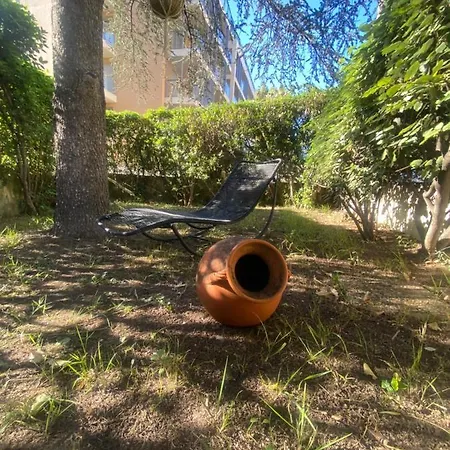 La Beau'm Les Pins Centre 200m De La Terrasse Et Jardin Апартаменты *